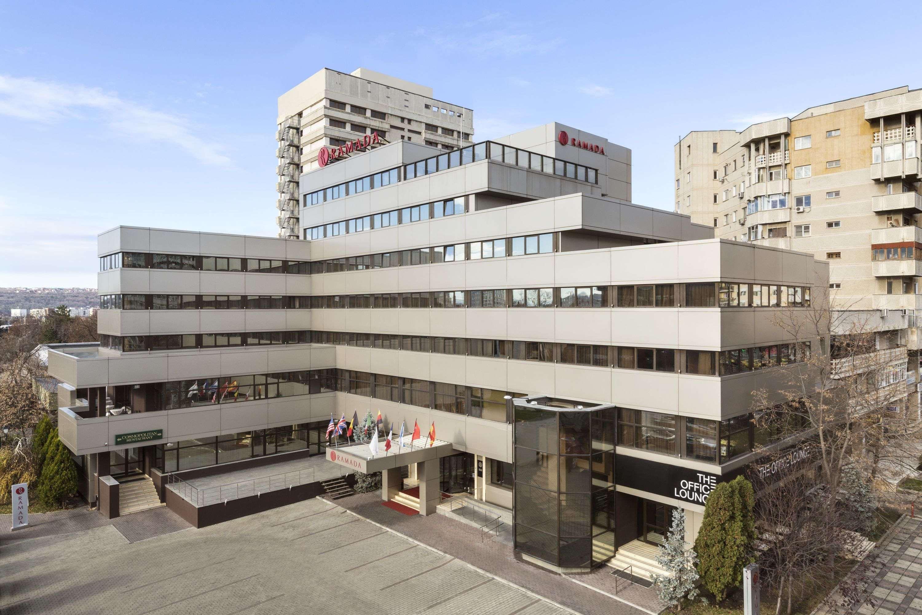 Ramada Iasi City Center Экстерьер фото