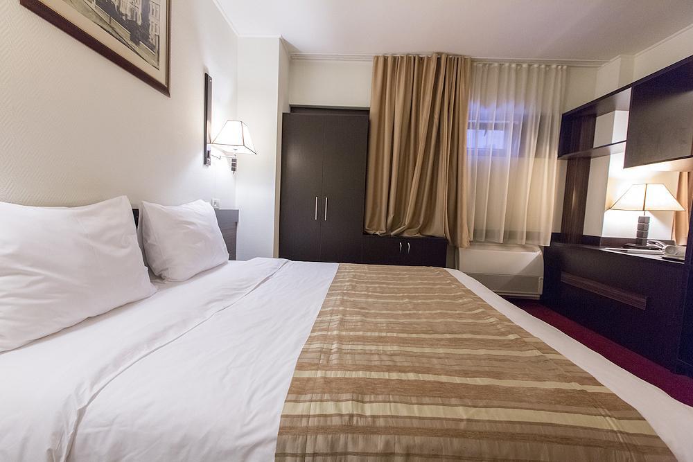 Ramada Iasi City Center Экстерьер фото