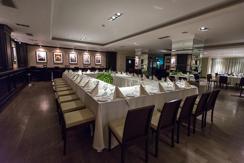 Ramada Iasi City Center Экстерьер фото